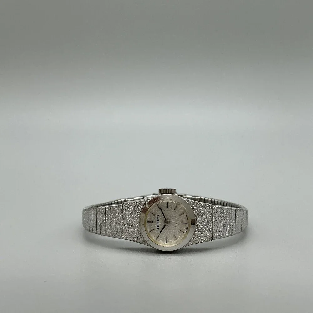 Vintage Seiko Womens Watch 16mm Silver Tone 11-0459 Round Dial Manual Wind 6.75